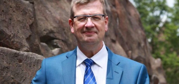 Warga British bekas ketua College Dulwich Shanghai menghadapi 50 tahun penjara atas penggunaan meth dan ecstasy