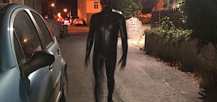 Wanita trauma selepas disakat ‘orang minyak’ di Britain