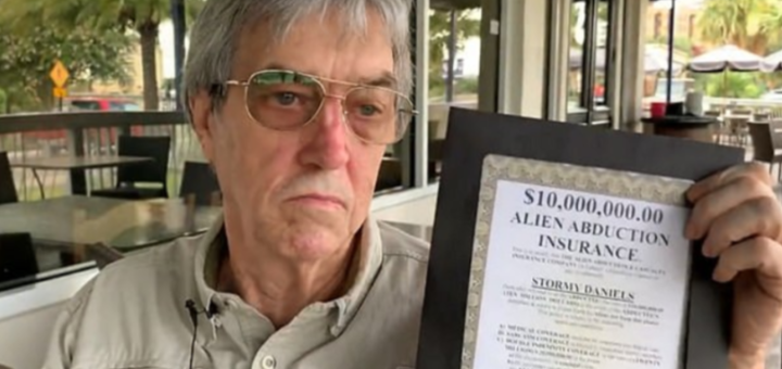 6,000 orang ambil polisi insurans penculikan makhluk asing