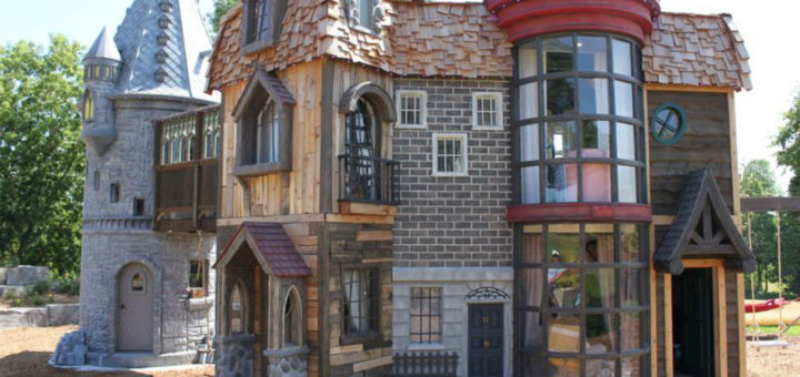 Datuk Nenek Membina Kubu Harry Potter Yang Luar Biasa Untuk Cucu Berusia 2 Tahun