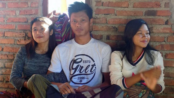 Lelaki Nikahi Kedua Kekasihnya Sekaligus Kerana Tak Ingin Melukai Hati Kedua-duanya