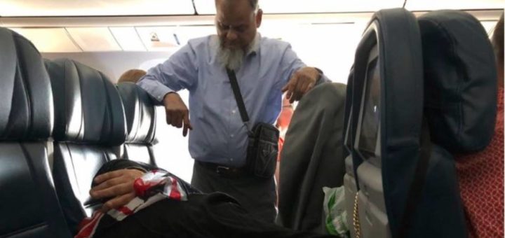 Lelaki berdiri enam jam dalam pesawat agar isteri dapat tidur