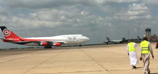 Beratus-ratus jemaah haji cemasBoeing 747 dari Jeddah mendarat cemas di Nigeria akibat masalah enjin