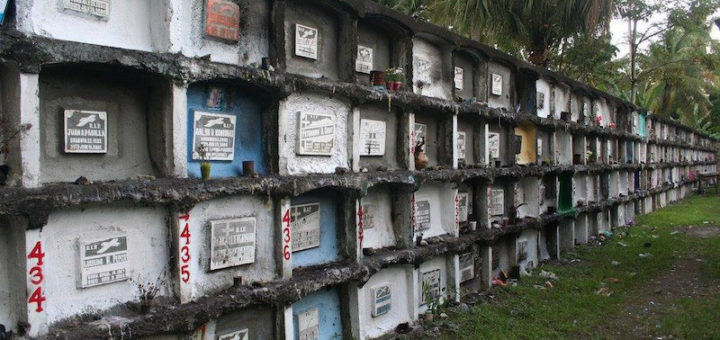 Dua Remaja Gali Kubur Dan Bergilir-Gilir Memperkosa Mayat Wanita Tua