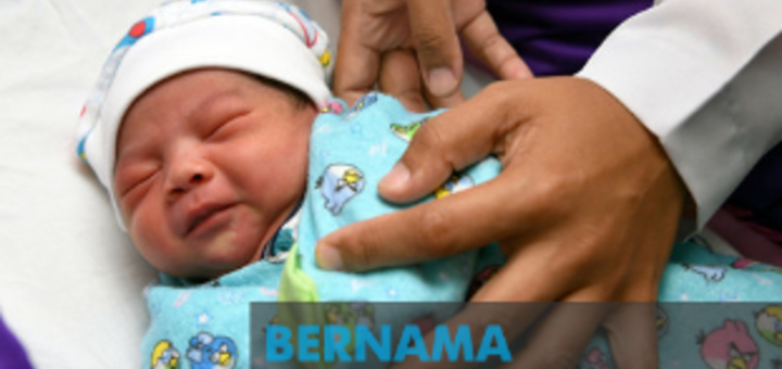 Pasangan dikurniakan cahaya mata daripada embrio yang dibeku selama 6 tahun