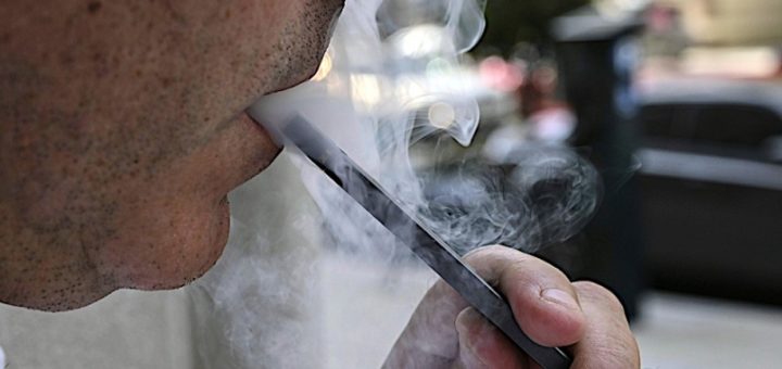 Mahkamah tolak permohonan batalkan pengharaman e-rokok