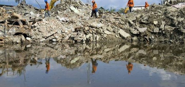 Bencana Bandar Palu dalam ingatanSolat jemaah dan doa diadakan bagi memperingati mangsa gempa, tsunami