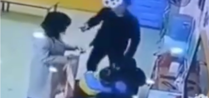 Bapa tampar guru selepas rakaman menunjukkan anak disepak guru