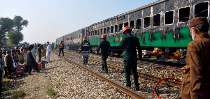 74 maut akibat insiden memasak dalam kereta api Pakistan