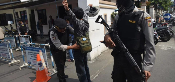 Pengebom nekad serang ibu pejabat polis di Medan