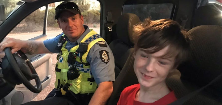 Budak 12 tahun pandu trak selamat diri dari kebakaran di Australia