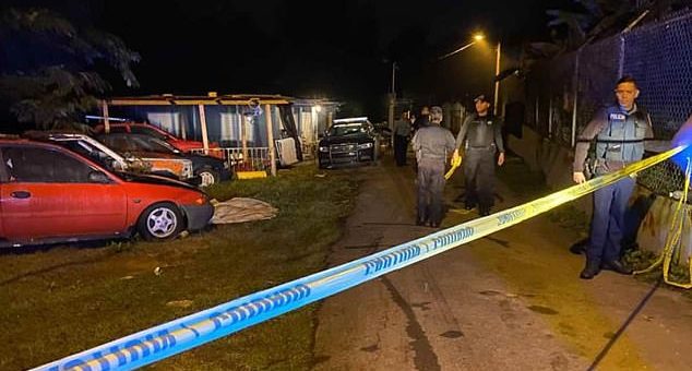 Suami isteri, anak kembar dibunuh kejam