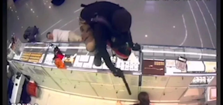 Kanak-kanak 2 tahun maut ditembak perompak