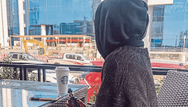 Wanita Arab Saudi mula bebas merokok