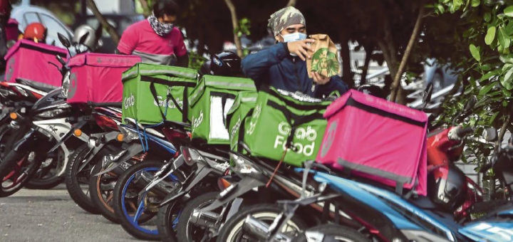 Along guna khidmat penghantar makanan untuk ganggu penghutang