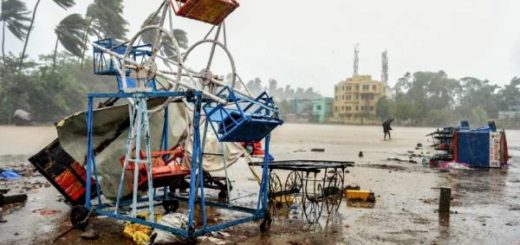 3 terbunuh dibadai Taufan Nisarga