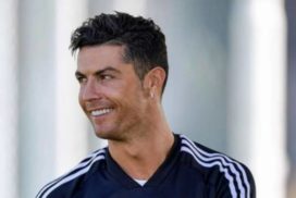 Pemain bolasepak bilionair Ronaldo pertama Pemain bolasepak bilionair Ronaldo pertama