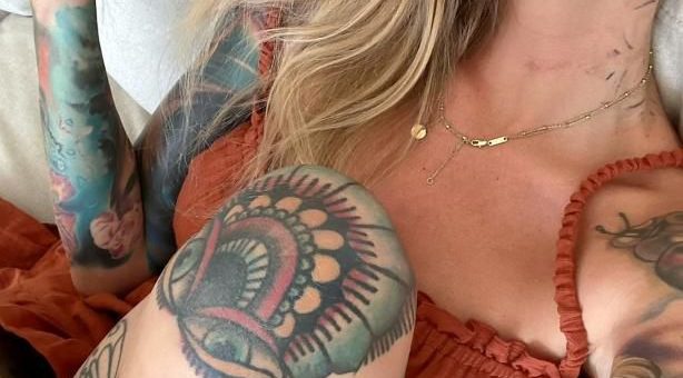 Saya Mempunyai Dua Faraj – Satu Untuk Suami Saya Dan Satu Untuk Kerjaya Saya