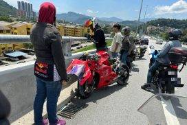 Polis sedang mengesan motosikal lawan arus, yang dipercayai mengakibatkan kemalangan maut