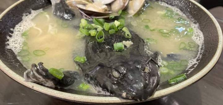 Restoran Taiwan Menghidangkan Ramen Katak Utuh yang Tidak Dikupas