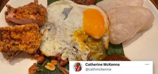 Netizen Malaysia berbalah mengenai nasi lemak Singapura