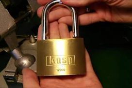 Lelaki Pakai Padlock Pada Kemaluan Untuk Buktikan Cintanya,
