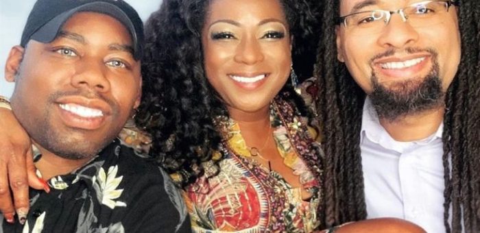 Bergaya Menjalani Gaya Hidup Poliamor, Wanita Ini Mempunyai 2 Suami dan Teman Lelaki yang Tak Terkira