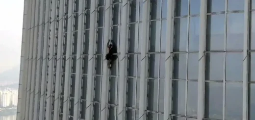 Lelaki Britain ditahan selepas memanjat tingkat 72 bangunan pencakar langit Seoul